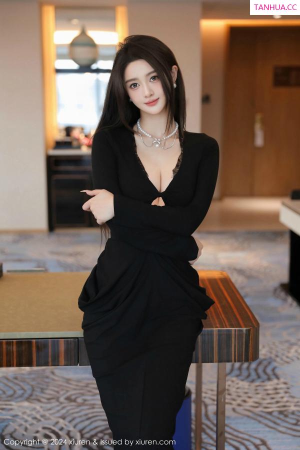   [XiuRen]高清写真图 2024.12.27 No.9670 Candy糖糖 妩媚美腿第33张图片